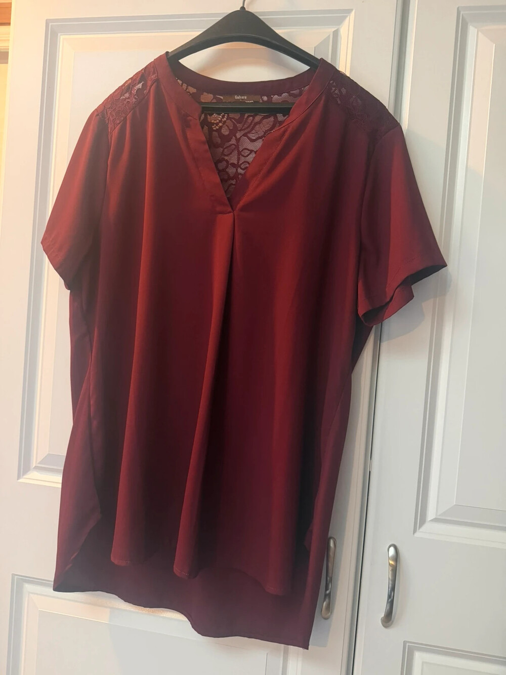 • Gaharu Burgundy V-Neck Lace Back Tunic Blouse, Size XL